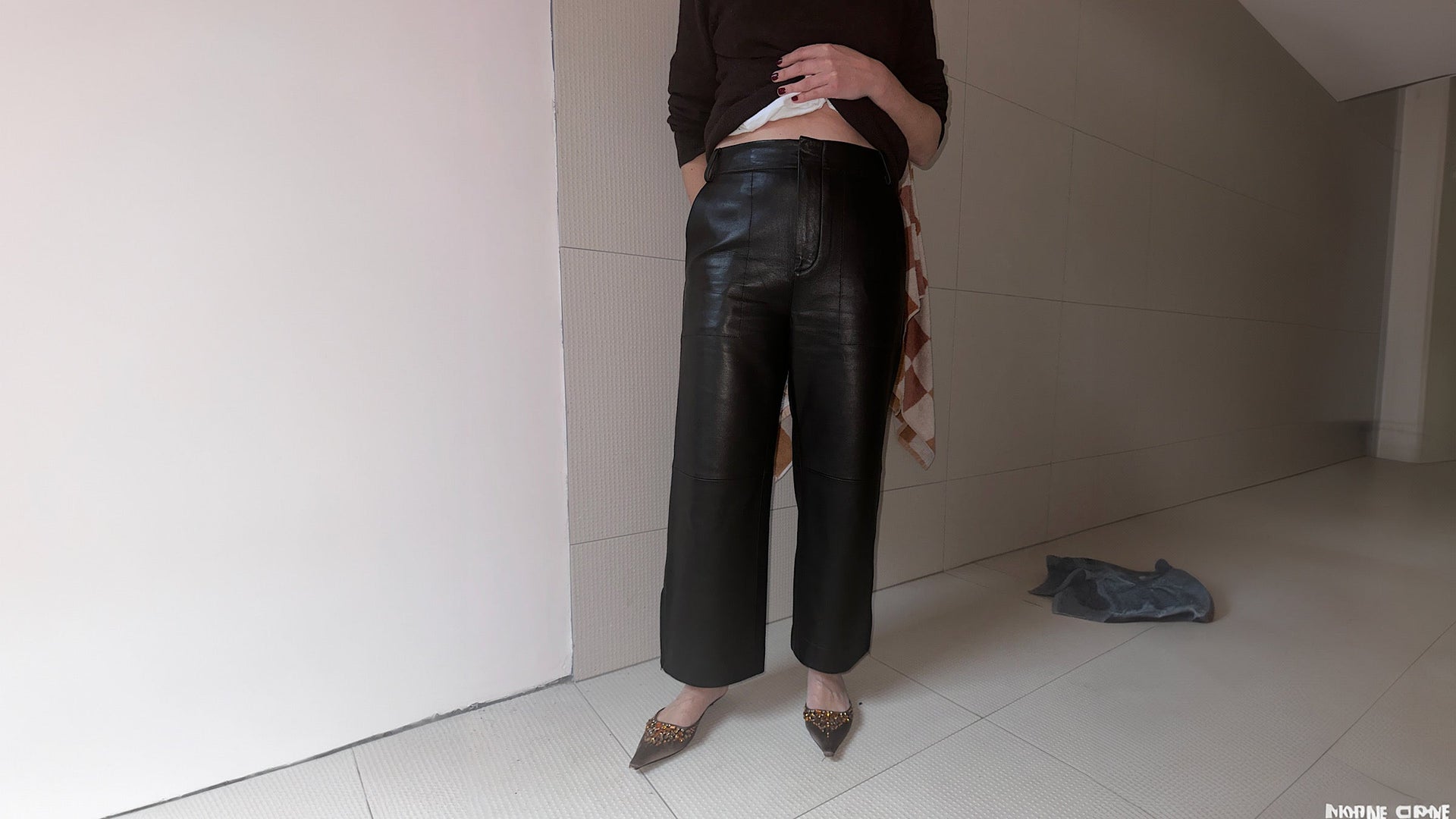 SNEAK PEEK - OLIVIA SHEED