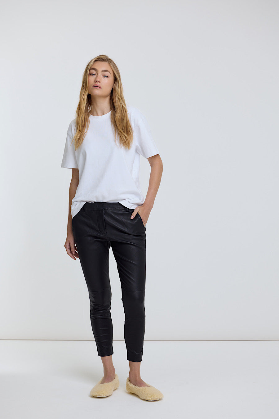 STRETCH LEATHER BOYFRIEND