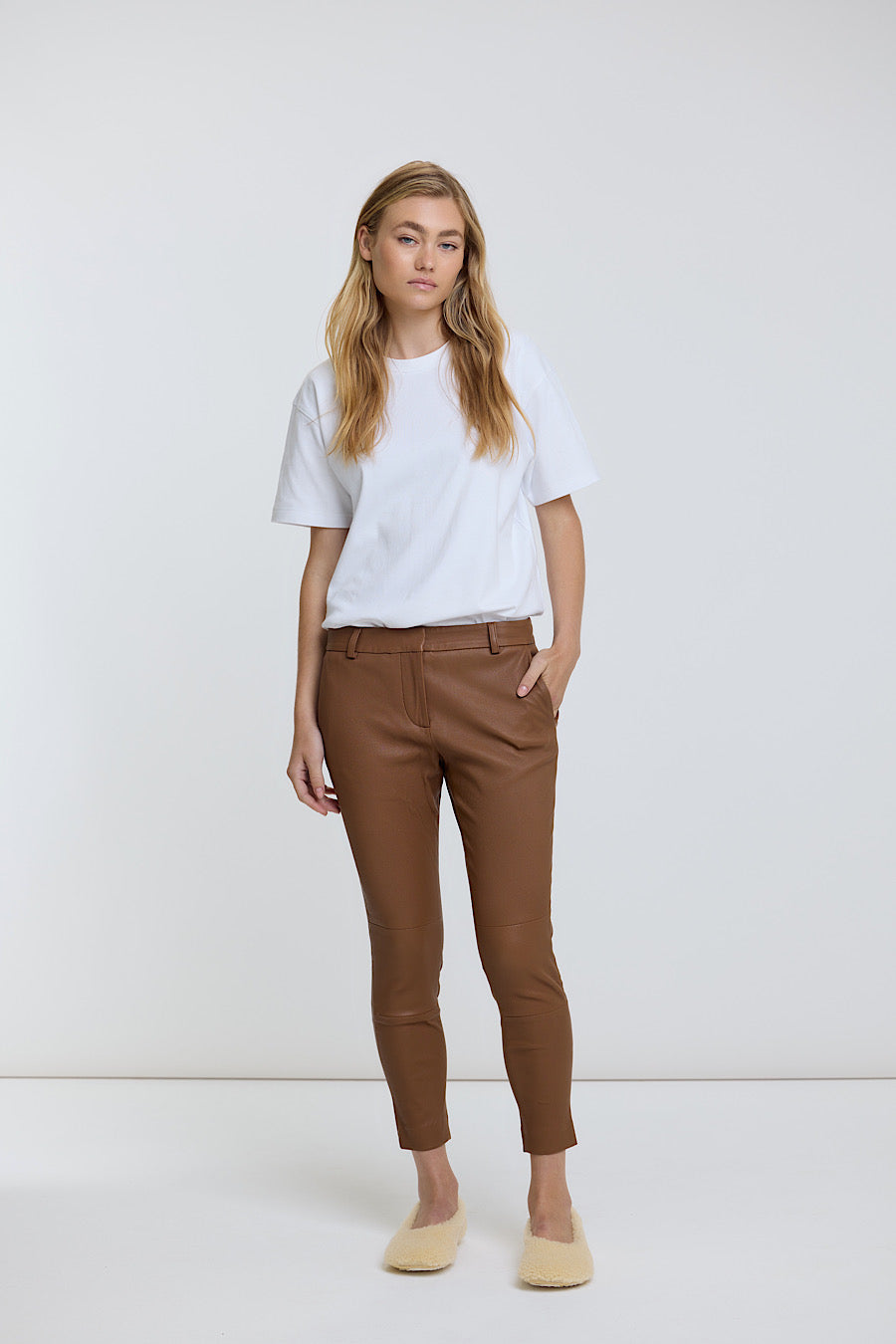CAMEL STRETCH LEATHER BOYFRIEND