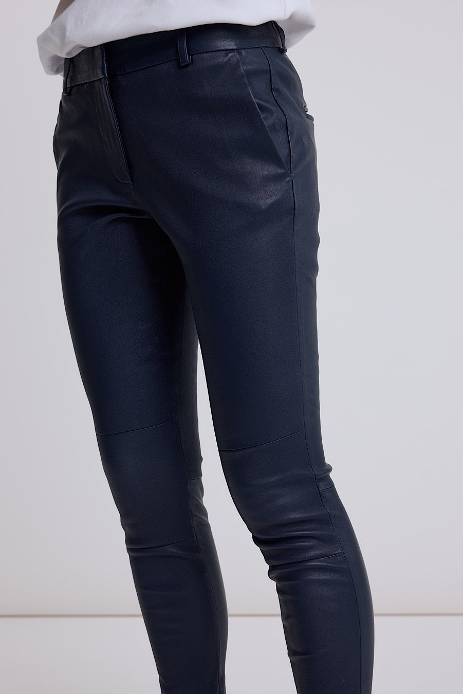 NAVY STRETCH LEATHER BOYFRIEND - OLIVIA SHEED