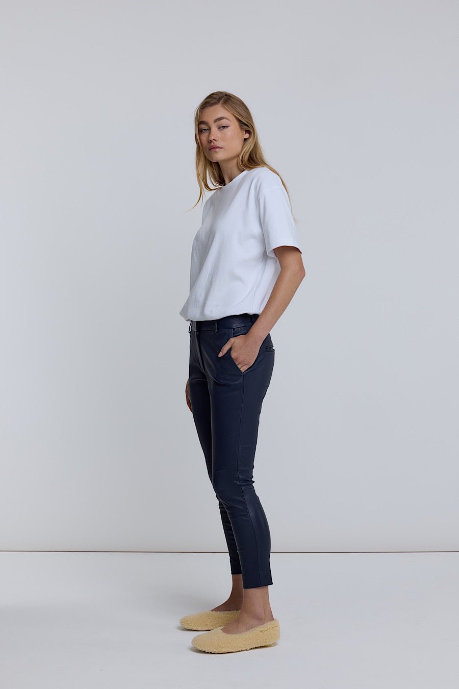NAVY STRETCH LEATHER BOYFRIEND - OLIVIA SHEED