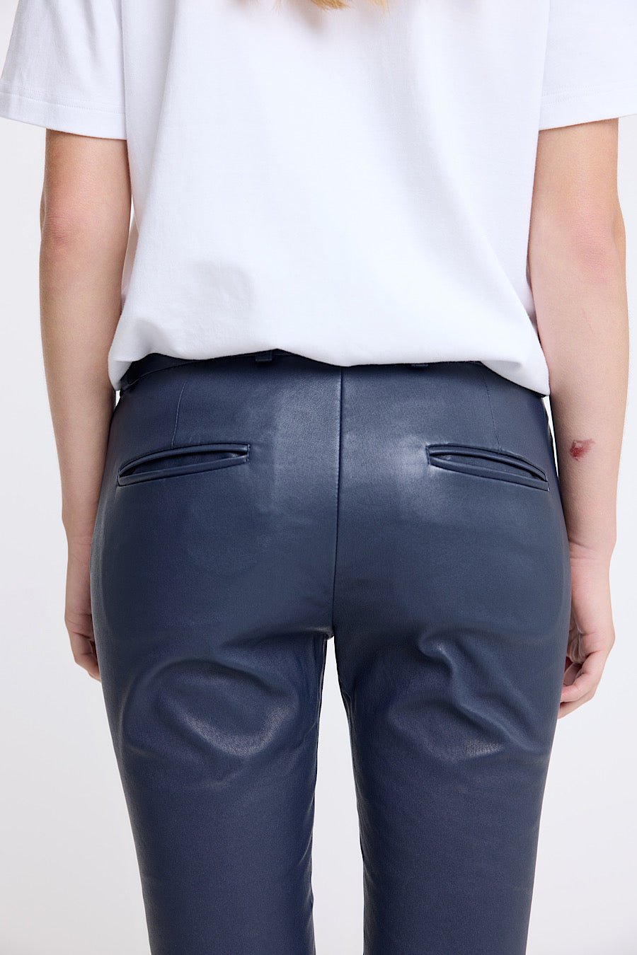 NAVY STRETCH LEATHER BOYFRIEND - OLIVIA SHEED