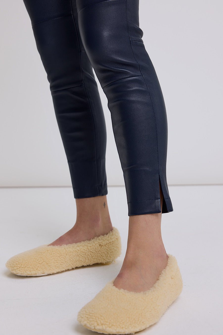 NAVY STRETCH LEATHER JOGGER - OLIVIA SHEED