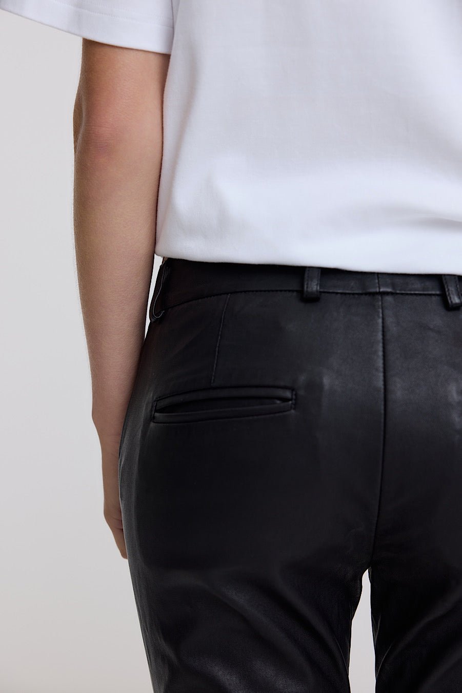 STRETCH LEATHER BOYFRIEND - OLIVIA SHEED